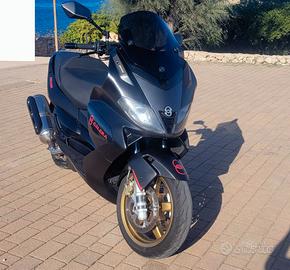 Gilera Nexus 500 Maxi Scooter Moto