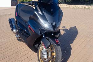 Gilera Nexus 500 Maxi Scooter Moto
