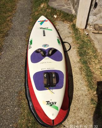 Tavola windsurf Tiga 257 con sacca termica