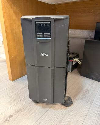 UPS Smart 2200 APC con batterie esauste