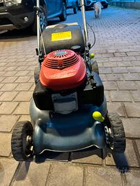 Tagliaerba honda con trazione