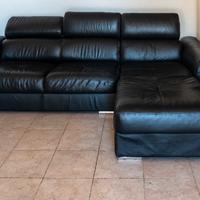 Divani in pelle nera 3 posti con penisola