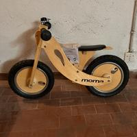 Bicicletta in legno senza pedali per bambini