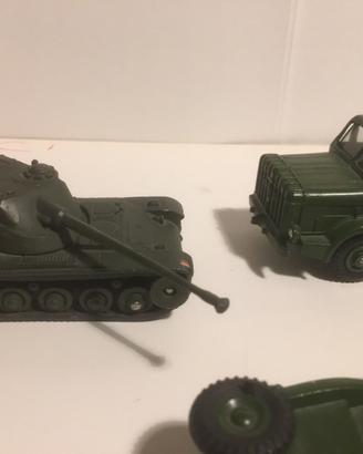 Modellini militari DINKY