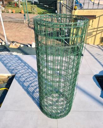 Rete metallica plastificata verde 9 mt. + 12 pali