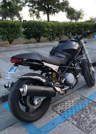 Ducati monster Dark 600