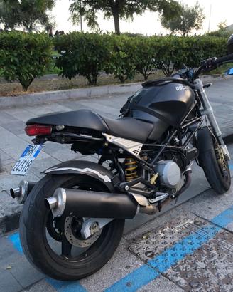 Ducati monster Dark 600