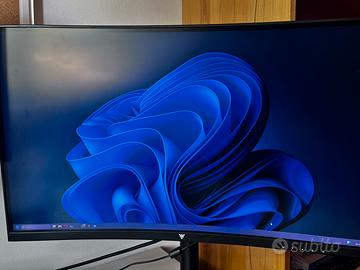 Schermo gaming curvo