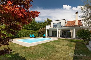 Villa con piscina in Duino