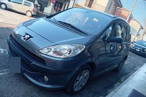 Peugeot 1007 