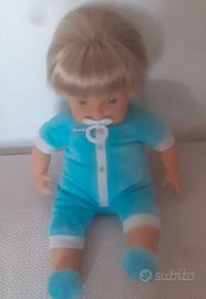 Cicciobello Monello, ride e sgambetta