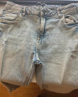 jeans strappati azzurri