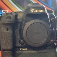 Canon 7d mark ii + Bg e16