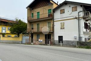 CASA SEMINDIPENDENTE A IVREA
