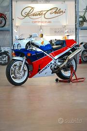 Honda VFR750R RC30 1988 da collezione RC 30