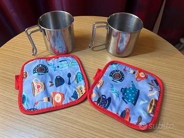 Set di 2 tazze in acciaio inox + presine stampate