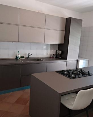 Cucina completa con Isola