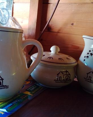 caraffe e biscottiera 