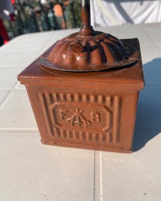 Macinino antico Tre Spade da collezione