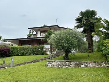 Villa in zona panoramica a Buja