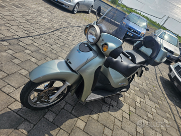Aprilia scarabeo 200