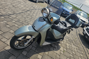 Aprilia scarabeo 200