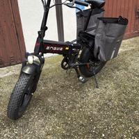 Bici elettrica engwe con acceleratore come nuova