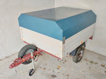 Carrello appendice per auto coperto