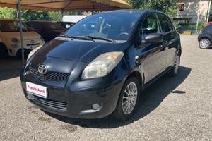 Toyota Yaris 1.3 5 port. OK NEOP. CAMBIO AUT.