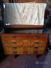 Cassettiera con specchio e ripiano in opalina nera