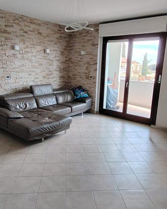 210 Appartamento duplex recente costruzione