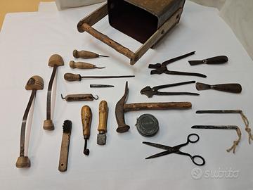 Attrezzi vecchi da calzolaio n°19 + cassetta