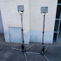 Faretto con tre piedi