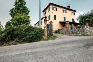 Villa a Lucca diviso in tre immobili