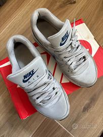 Nike air max command flex