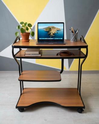 Scrivania Porta Pc con Ruote-Salvaspazio e Robusta