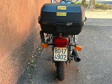 Moto Suzuki 750 GS