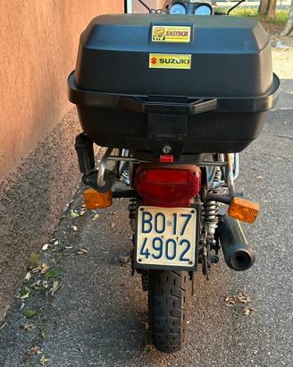 Moto Suzuki 750 GS