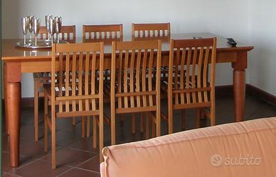 Tavolo e sedie progetto Aldo Rossi in ciliegio