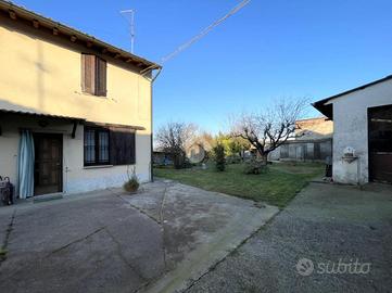 CASA SEMINDIPENDENTE A PIADENA