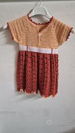 Vestito fatto a mano in lana per bambina