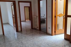 Appartamento 5 Vani (Giardino,posto Auto) 130mq