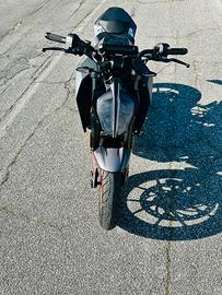 KTM 390 Duke 2019 – 20.000 km – €3.400 – Roma