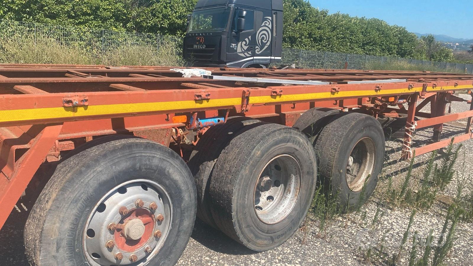 Maquette 1/43 Semi-remorque Container 2 Essieux Rouge Fiat - Édition Limitée BATTAX, Compatible Ixo - Modèle Détaillé 3D, Italie