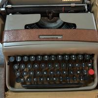 Olivetti macchina Lettera 22