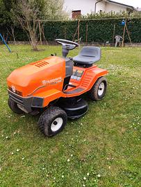 trattorino tagliaerba HUSQVARNA 