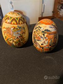 Due uova soprammobili, finemente decorate