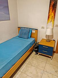 Set Cameretta: Letto singolo con doghe + Comodino