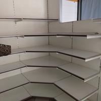 ARREDAMENTO PER NEGOZIO