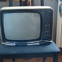 Antico tv grundig portatile anni '70